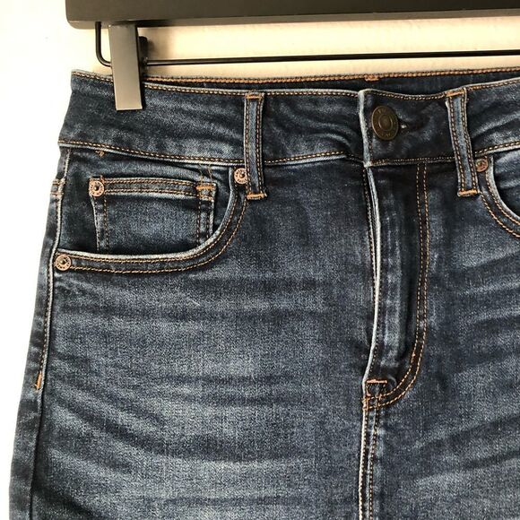 American Eagle Hi-Rise Mini denim dark Wash skirt raw cut hem size 6 - Picture 2 of 7